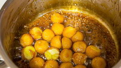 мини-брускетты с уткой и карамелизированными яблоками