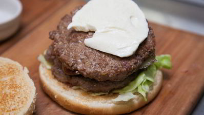 бургер с двумя котлетами