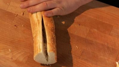 бургер с говяжьей грудинкой и овощами фри