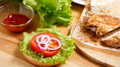 бургер с куриной грудкой
