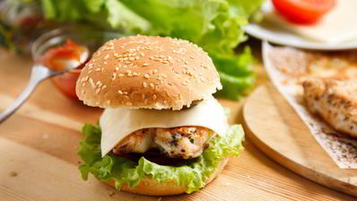 бургер с куриной грудкой