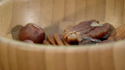 бургер с судаком и краснокочанной капустой