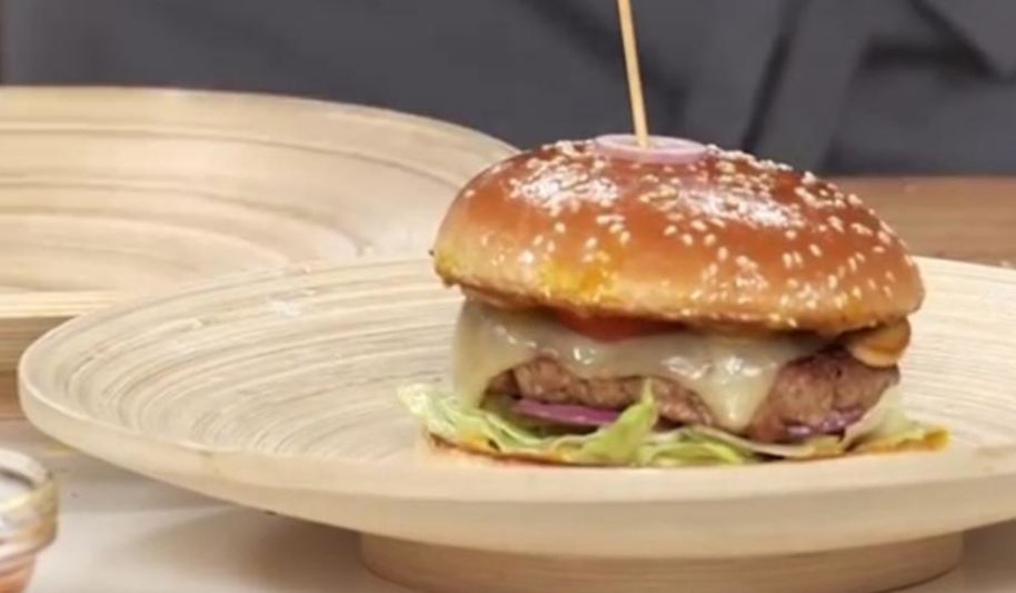 Рецепт бургера с цесаркой и медовым соусом