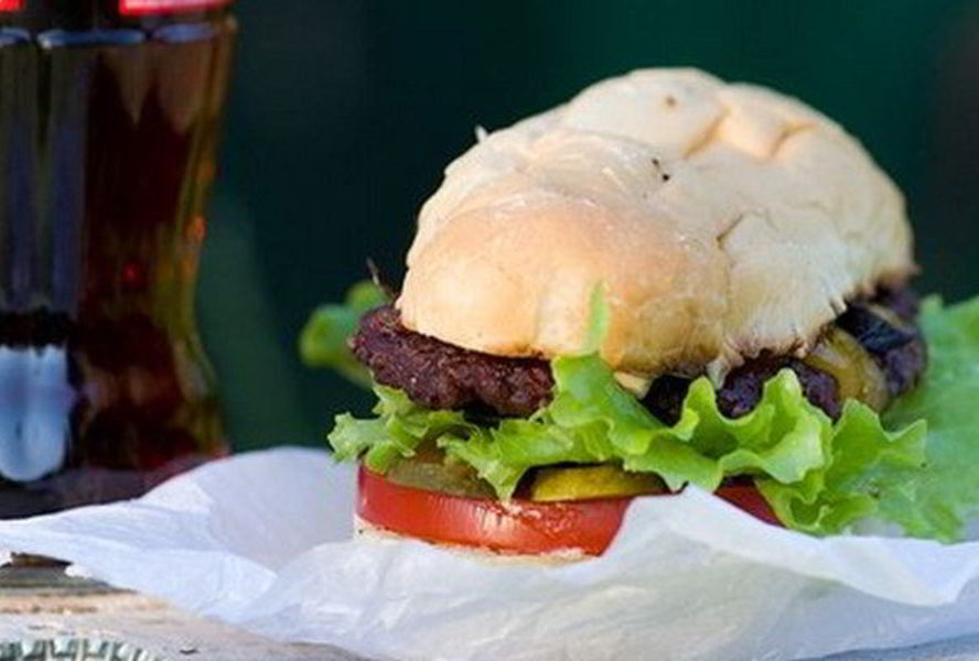 Домашние гамбургеры с соусом Табаско