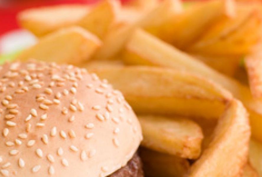 Гамбургер с картофелем фри