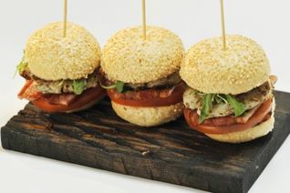 Гамбургер с картофельной котлетой