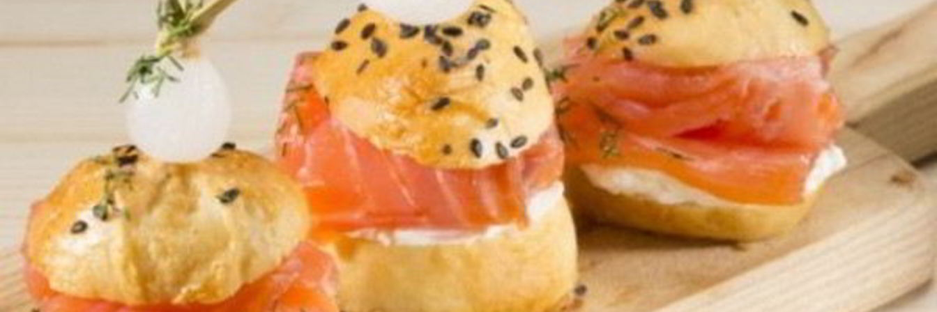 Закусочные мини-бургеры с семгой