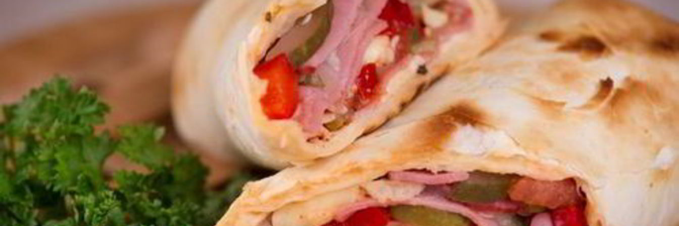 Буррито по-мексикански с сыром и ветчиной