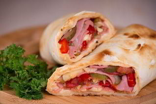 Буррито по-мексикански с сыром и ветчиной