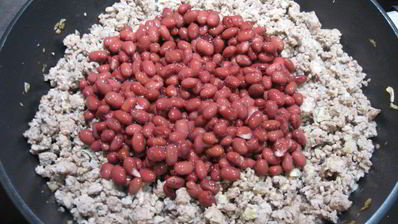 буррито с фаршем и красной фасолью