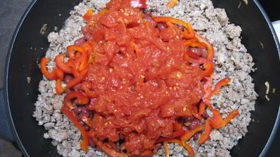 буррито с фаршем и красной фасолью