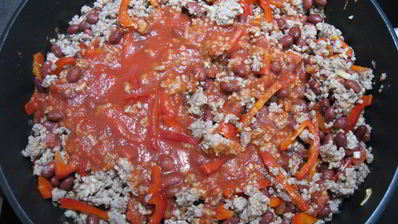 буррито с фаршем и красной фасолью