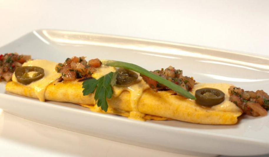 Рецепт буррито с говядиной и сырным соусом