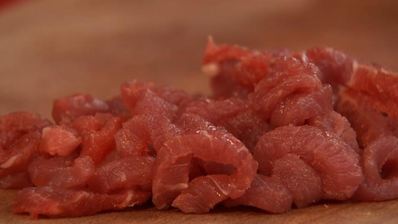 буррито с говядиной и сырным соусом