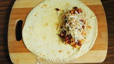 буррито с курицей и фасолью