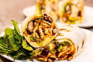 Буррито с овощами и пряным филе