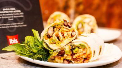 буррито с овощами и пряным филе