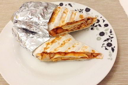 Буррито со свининой и фасолью