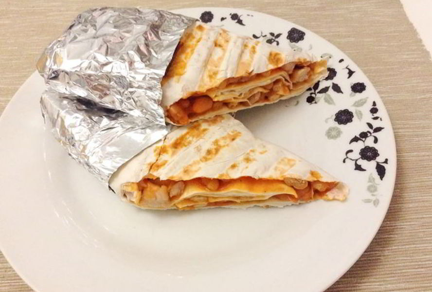 Буррито со свининой и фасолью