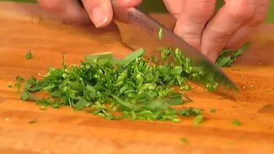 бутерброд с семгой, авокадо и беконом