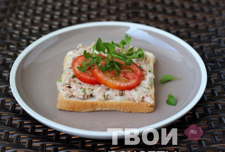 Бутерброд с тунцом