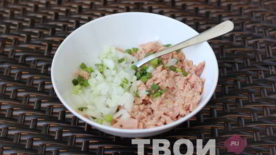 бутерброд с тунцом