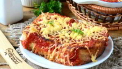 бутерброды под сырно-томатной подушкой