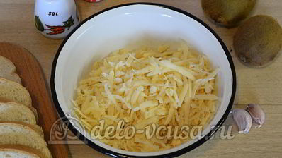 бутерброды с киви и сыром