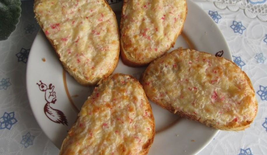Рецепт бутербродов с крабовыми палочками и сыром