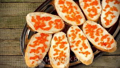 бутерброды с красной икрой