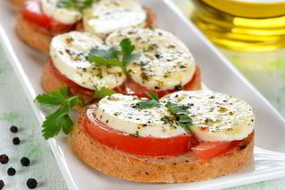 Бутерброды с курицей и моцареллой