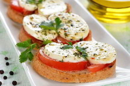 Бутерброды с курицей и моцареллой