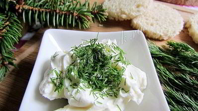 бутерброды с огурцом и форелью