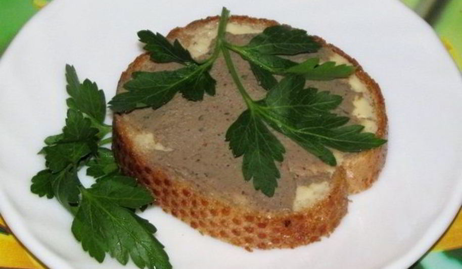 Рецепт бутербродов с паштетом из печени