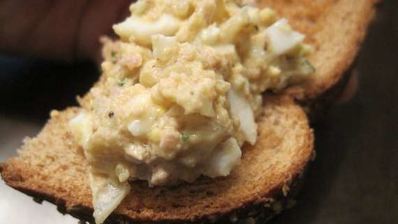 бутерброды с печенью трески