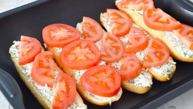 бутерброды с помидорами и сыром в духовке