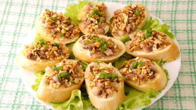 бутерброды с сельдью и орехами