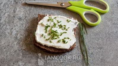 бутерброды с зеленым луком