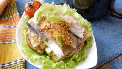 бутерброды со скумбрией и яблоками