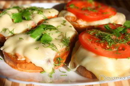 Горячие бутерброды с красной рыбой