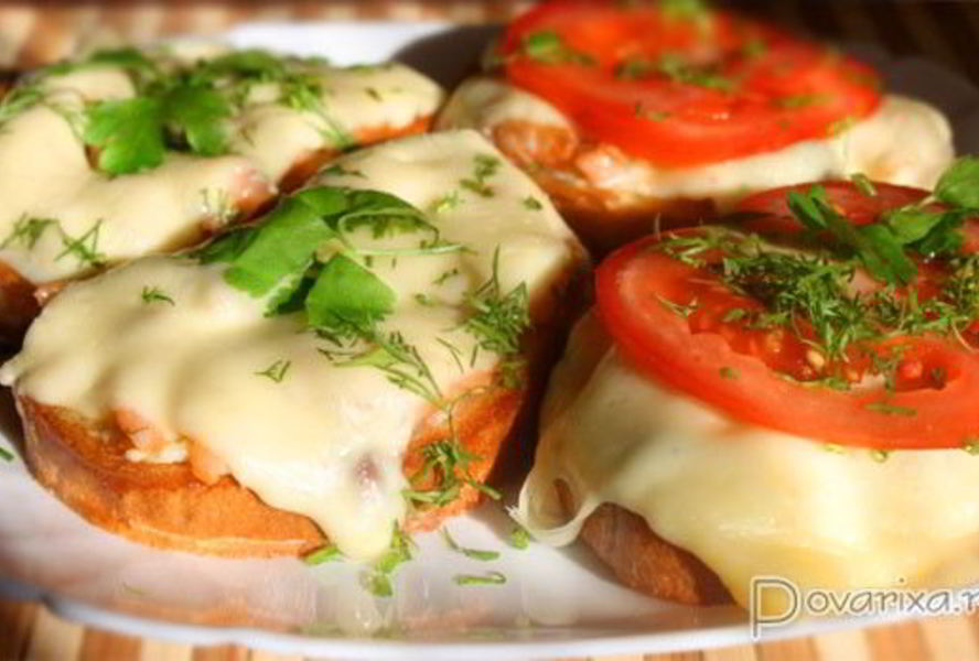 Горячие бутерброды с красной рыбой