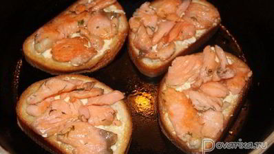 горячие бутерброды с красной рыбой