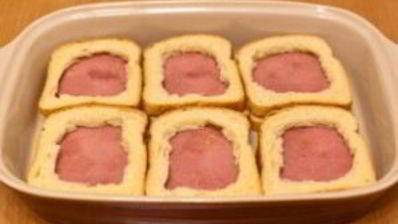 горячие бутерброды с окороком, помидорами и яйцами