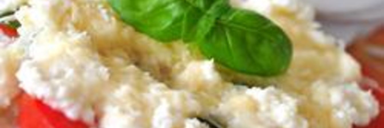 Горячие бутерброды с помидорами и рикоттой