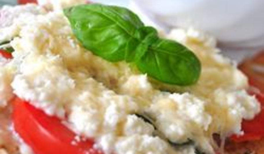 Рецепт горячих бутербродов с помидорами и рикоттой