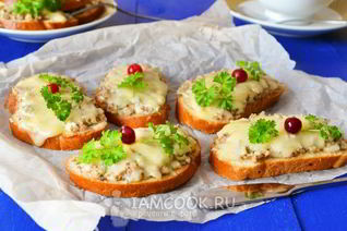 Горячие бутерброды с сайрой
