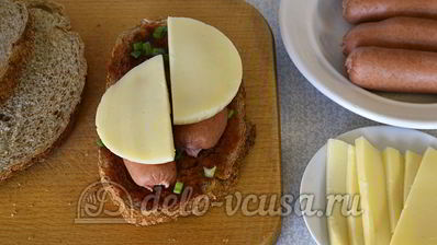 горячие бутерброды с сосиской и сыром