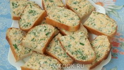 горячие бутерброды с сыром и зеленью