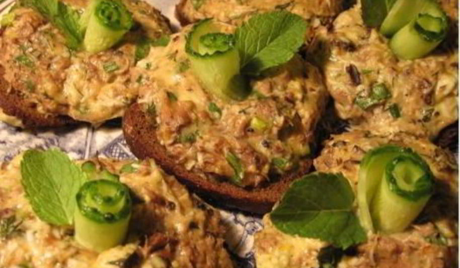 Рецепт горячих бутербродов с тунцом