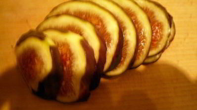 горячий бутерброд с инжиром и сыром дорблю